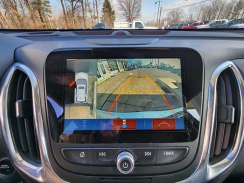 Used 2018 Chevrolet Equinox Premier FWD image 25