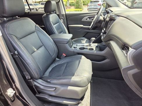 Used 2020 Chevrolet Traverse LT FWD image 19