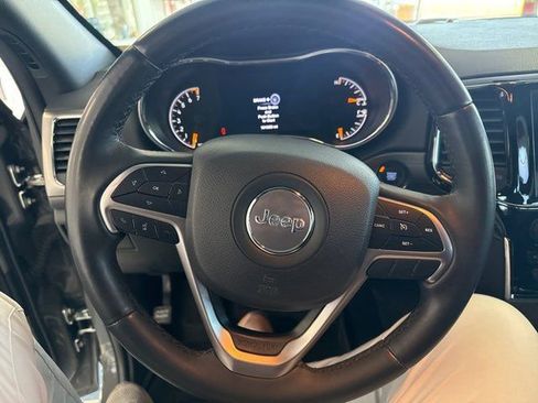 Used 2019 Jeep Grand Cherokee Altitude image 14