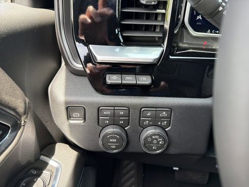 New 2026 Chevrolet Silverado 3500 High Country w/ High Country Premium Package AWD/4WD image 15