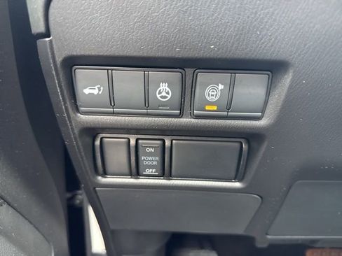 Certified 2024 Nissan Armada SL w/ Captain's Chairs Package AWD/4WD image 20