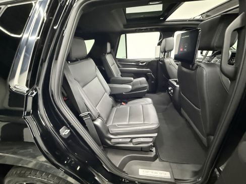 Used 2024 GMC Yukon Denali w/ Advanced Technology Package AWD/4WD image 31