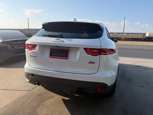 Used 2018 Jaguar F-PACE image 26