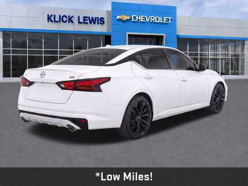 Used 2024 Nissan Altima 2.5 SR FWD image 8