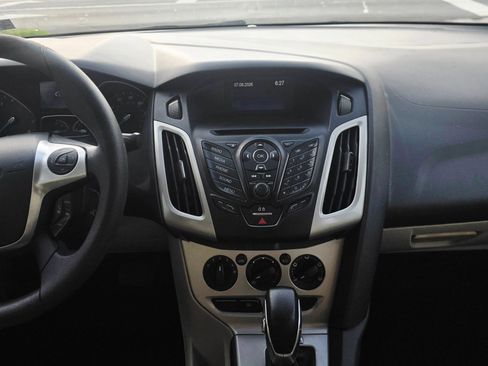 Used 2013 Ford Focus SE FWD image 18