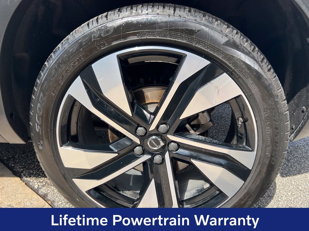 Certified 2024 Volvo XC40 B5 Plus w/ Protection Package Premier AWD/4WD image 9