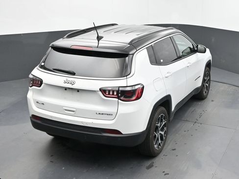 Used 2025 Jeep Compass Limited AWD/4WD image 12