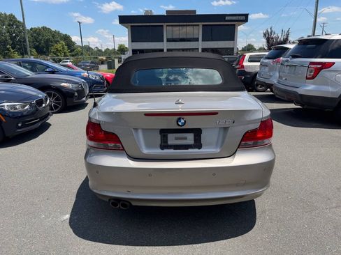 Used 2009 BMW 128i Convertible RWD image 7