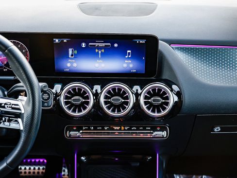 Certified 2025 Mercedes-Benz GLA 250 GLA 250 image 11