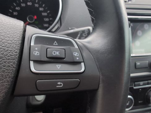Used 2013 Volkswagen Golf TDI FWD image 19