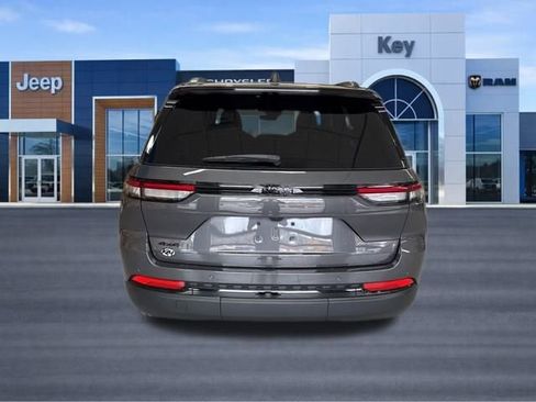 New 2025 Jeep Grand Cherokee Limited AWD/4WD image 5