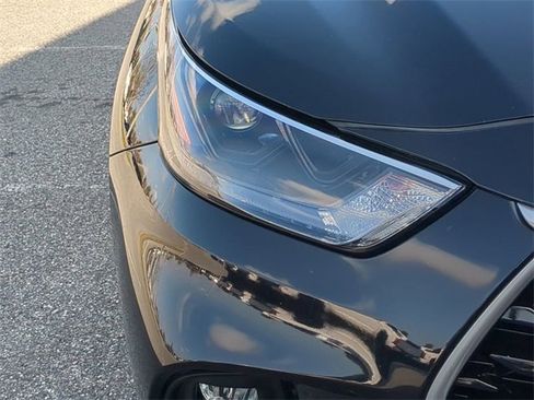 Used 2022 Toyota Highlander LE image 10