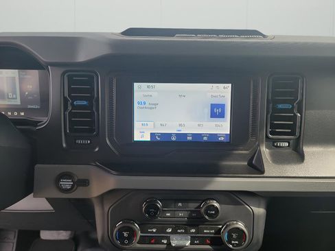 Used 2023 Ford Bronco Black Diamond AWD/4WD image 20