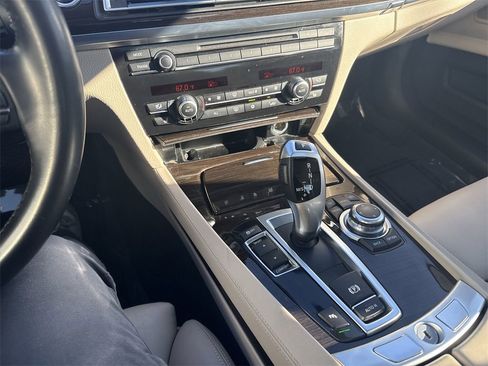 Used 2012 BMW 750Li image 22