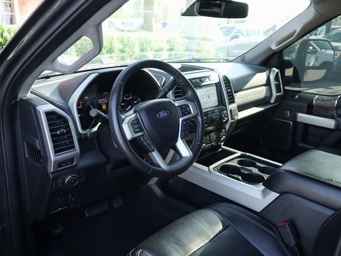 Used 2019 Ford F250 Lariat w/ Lariat Ultimate Package image 21