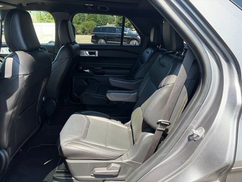 Used 2022 Ford Explorer ST w/ Equipment Group 401A AWD/4WD image 7