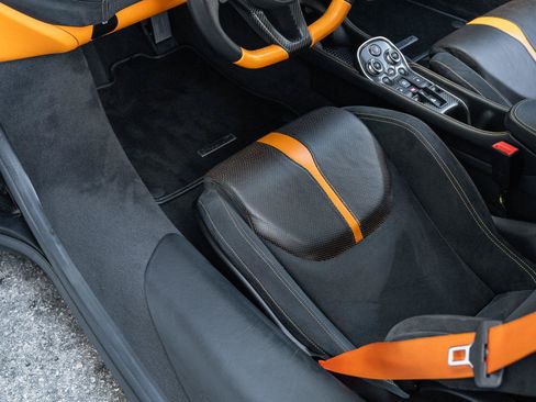 Used 2019 McLaren 570S RWD image 18