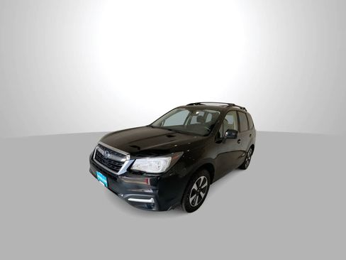 Used 2018 Subaru Forester 2.5i Premium w/ All-Weather Package AWD/4WD image 4
