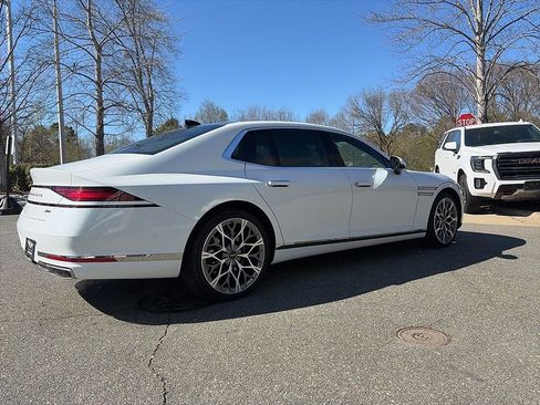 Used 2025 Genesis G90 3.5T image 3