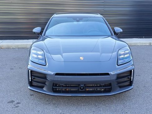 Used 2025 Porsche Panamera 4 image 10