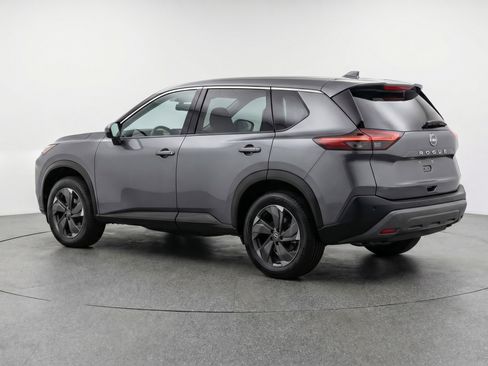 Used 2025 Nissan Rogue SV image 6
