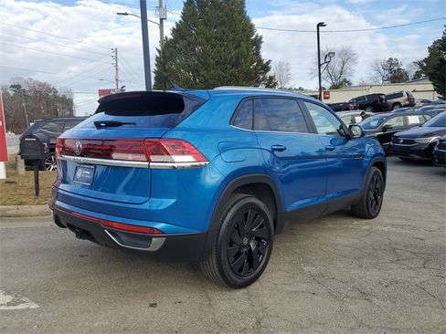Certified 2025 Volkswagen Atlas Cross Sport SE w/ Panoramic Sunroof Package image 6