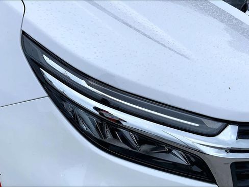 Used 2023 Chevrolet Equinox LT FWD image 28