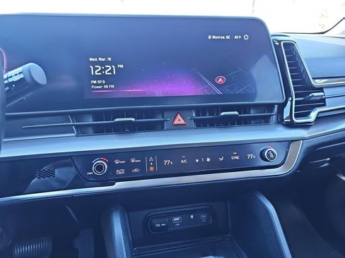 Used 2023 Kia Sportage EX image 26