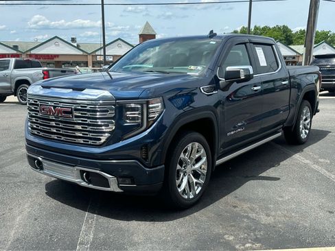 Used 2023 GMC Sierra 1500 Denali w/ Technology Package AWD/4WD image 1