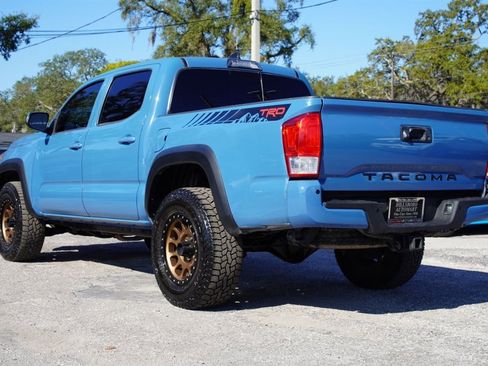 Used 2019 Toyota Tacoma TRD Off-Road image 17