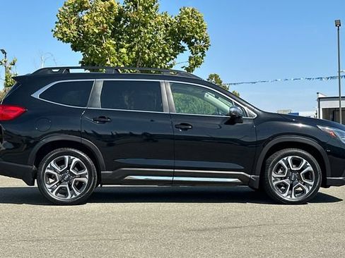 Used 2023 Subaru Ascent Limited w/ Technology Package AWD/4WD image 3