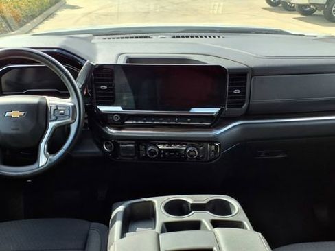 Used 2025 Chevrolet Silverado 1500 LT RWD image 13