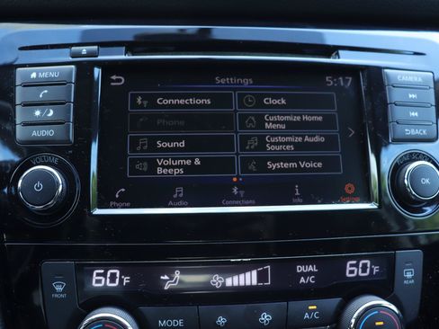 Used 2018 Nissan Rogue SV FWD image 29