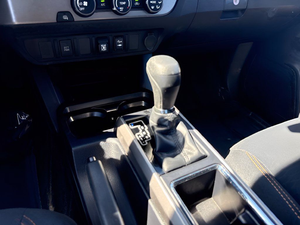 Used 2019 Toyota Tacoma SR5 RWD image 13
