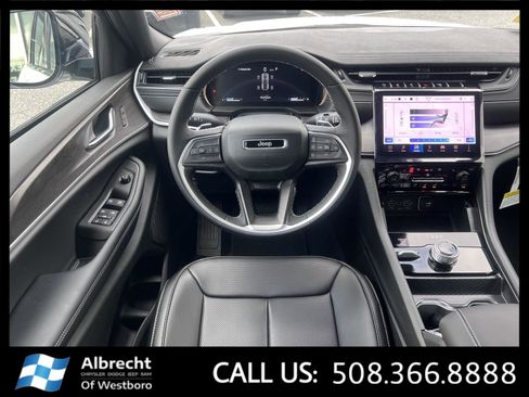 New 2025 Jeep Grand Cherokee Limited w/ Luxury Tech Group II image 20