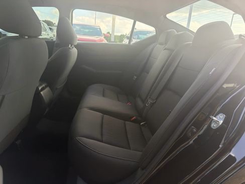 Used 2024 Nissan Altima 2.5 SV FWD image 21