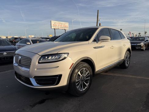 Used 2020 Lincoln Nautilus FWD w/ Equipment Group 101A image 3