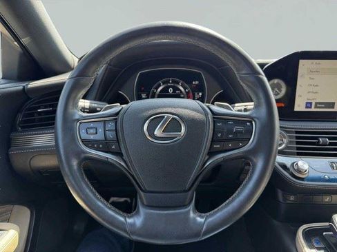 Used 2023 Lexus LS 500 w/ Accessory Package (Z2) RWD image 30