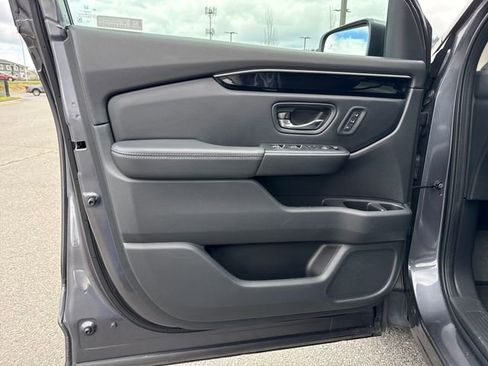 Used 2023 Honda Pilot EX-L image 16