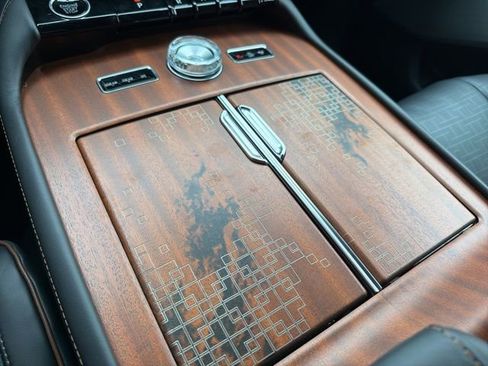 New 2025 Lincoln Navigator Black Label image 25