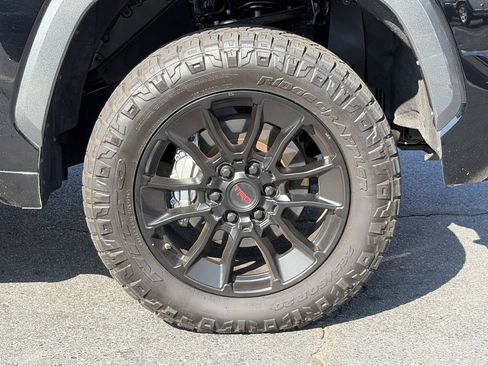 Used 2026 Toyota Tundra Limited AWD/4WD image 9