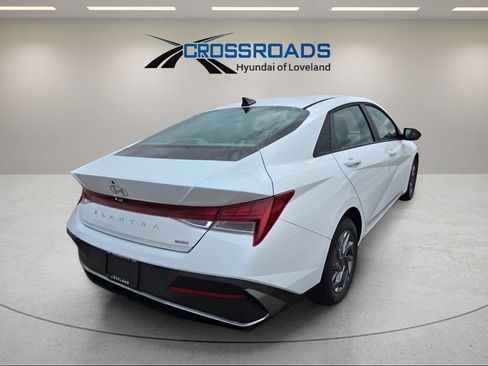New 2026 Hyundai Elantra Hybrid FWD image 6