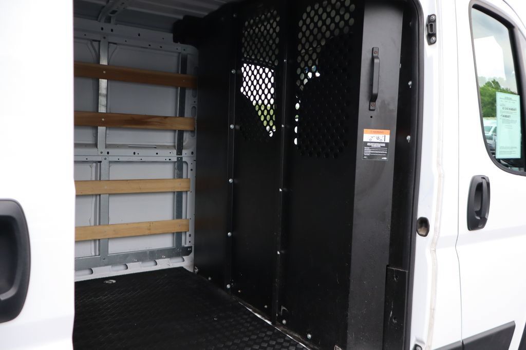 Used 2025 RAM ProMaster 2500 w/ U-Haul Equipment Group FWD image 31