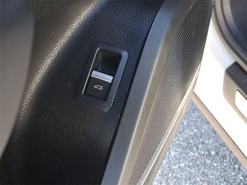 Certified 2023 Audi Q5 2.0T Premium Plus w/ Premium Plus Package image 21