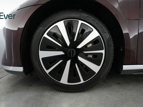 Used 2024 Lucid Air Grand Touring image 22