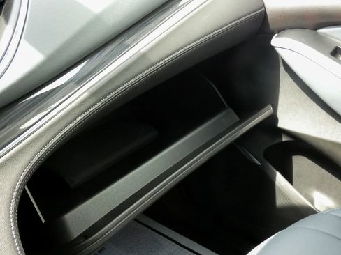 Used 2023 Buick Enclave Essence w/ Experience Buick Package image 23