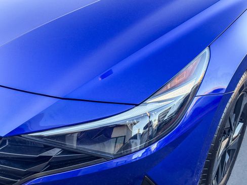 Used 2023 Hyundai Elantra Blue image 10