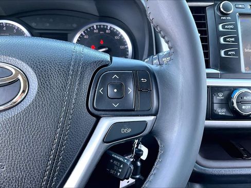 Used 2016 Toyota Highlander Plus image 22