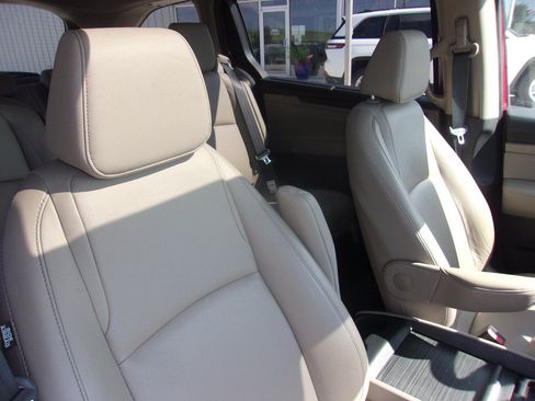 Used 2022 Honda Odyssey Touring image 14