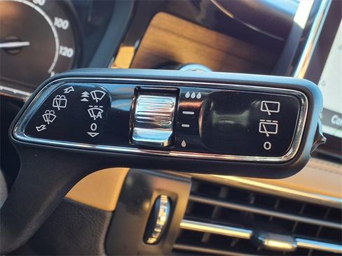 Used 2020 Lincoln Corsair Reserve w/ Equipment Group 201A image 17